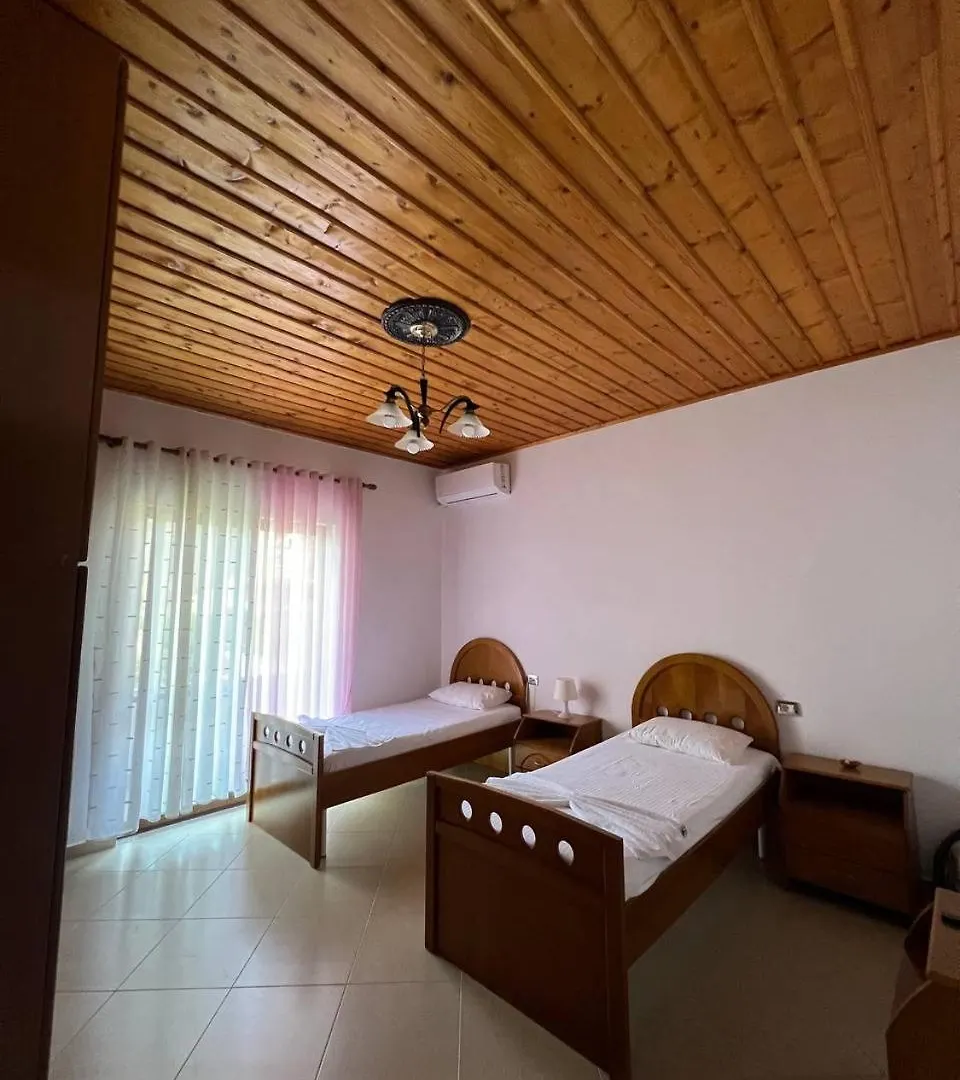Armando'S Wooden Roof Villa Berat Albania