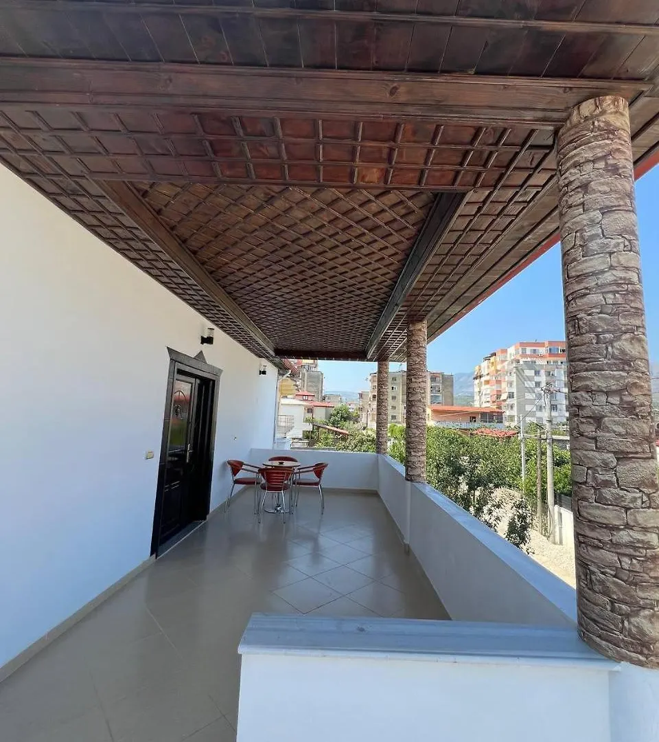 Armando'S Wooden Roof Villa Berat