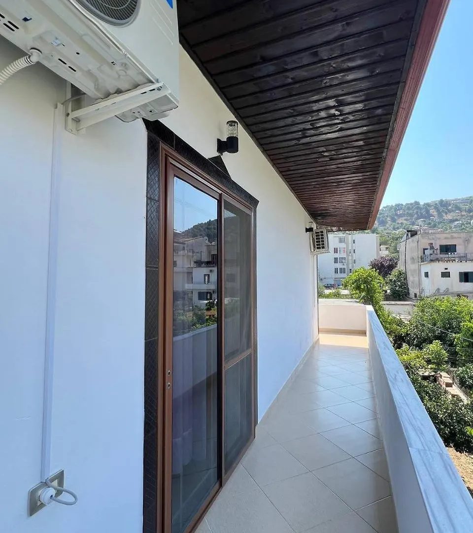 Armando'S Wooden Roof Villa Berat